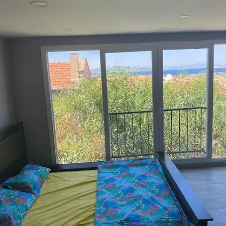Hotel Yeni Foca'da Terasli Muestakil Ev *