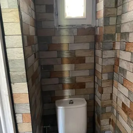 Hotel Yeni Foca'da Terasli Muestakil Ev *